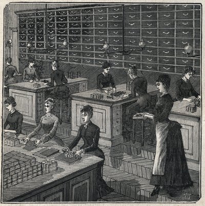 Tillverkning av metallfjädrar: sortering och omslag av fjädrar i en fabrik i Frankrike på 1800-talet. Gravyr från 1885 i "" Les arts et metiers illustres"" av Adolphe BITARD. av Unknown artist