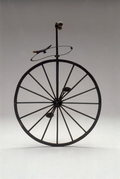 Monocykel med trähjul från 1870 av Unknown artist