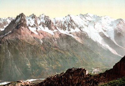 Utsikt över Mont Blanc: Mont Blanc-kedjan runt 1890 av Unknown artist