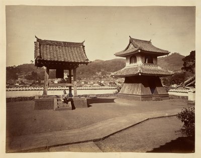 [Klocktornet och trumtornet vid Jinso-ji Temple] av Unknown artist