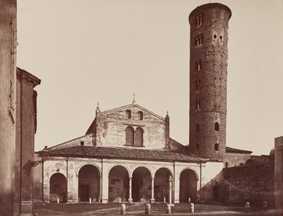 Kyrka med runt torn, Pompeji, Italien av Unknown artist