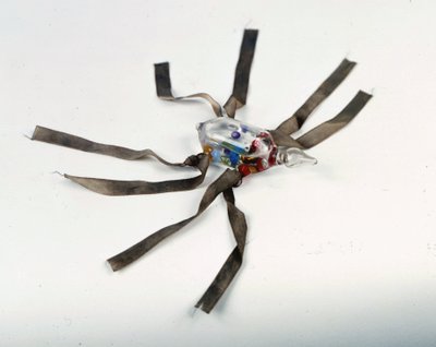 Grodtermometer för att mäta kroppstemperatur. De små färgade kulorna flyter på den kalla vätskan och flyter när temperaturen stiger. 1700-talet. Accademia del Cimento, Florens. av Unknown artist