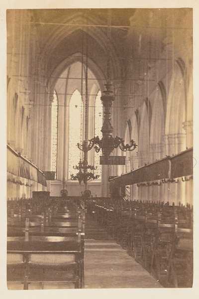 [Interiörvy av en kyrka] av Unknown artist