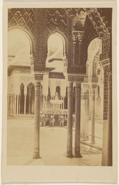 [Interiörvy av pelare, Alhambra] av Unknown artist