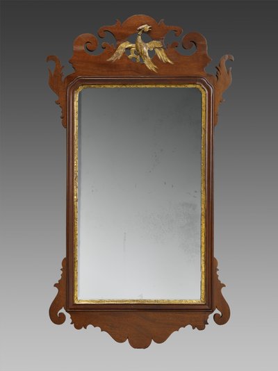 Looking Glass, c. 1750-1820 (mahognyfaner, oidentifierade sekundära träslag, bladguld och spegelglas) av Unknown artist