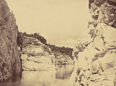 [Marmorstenar vid Nerbudda] av Unknown artist
