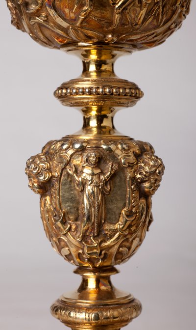 Metallsmide. Bägare. Gåva av kanon A. Le Vaillant de la Bassarderie, dekanus för katedralkapitlet 1726 till 1758. 1700-tal. Detalj. av Unknown artist