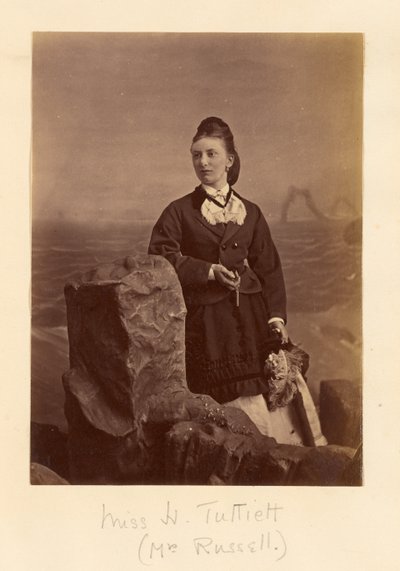 Miss H. Tuttiett (Mrs Russell) av Unknown artist