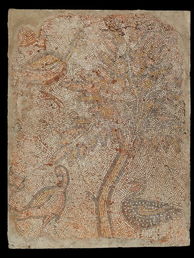 Mosaikfragment med tre fåglar och ett träd av Unknown artist