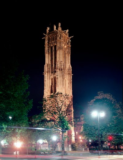 Nattvy av Saint Jacques Tower (tillverkad 1523) i Paris. av Unknown artist