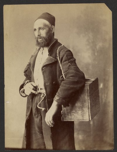 [Porträtt av man med fez] av Unknown artist