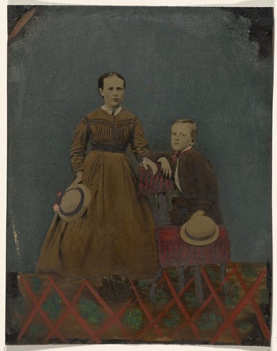 [Porträtt av ung pojke och flicka] av Unknown artist