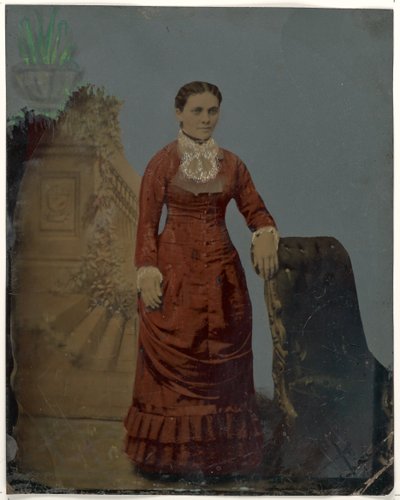 [Porträtt av ung kvinna] av Unknown artist