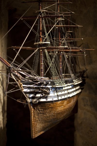 Marengo. Votivmodell, sedd från fören, efter 1810. Modell av trä, modiga och vegetabiliska fibrer. Marinmuseum i Brest. av Unknown artist