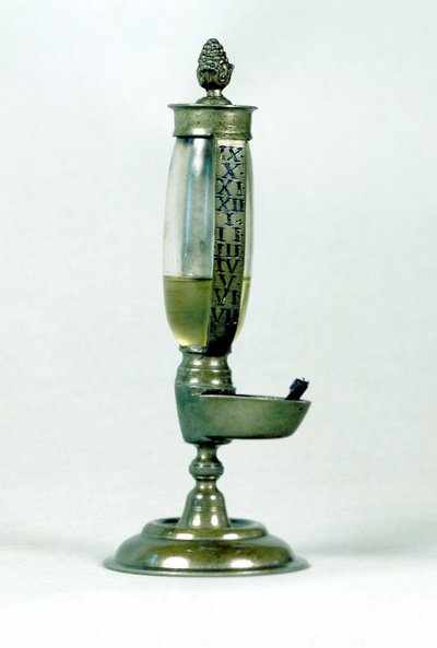 Tidsmätning: 1700-tals oljeklocka. av Unknown artist