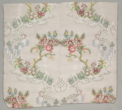 Två sammanfogade fragment av figursilke av Unknown artist