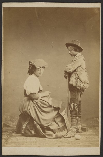 [Kvinna syr medan pojke tittar på] av Unknown artist
