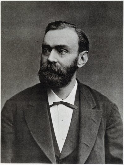 Alfred Nobel vid 50 års ålder - fotografi av Unknown photographer
