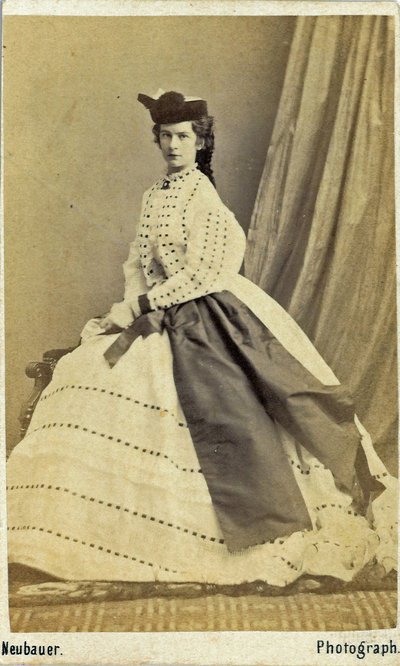 Elisabeth, kejsarinna av Österrike och drottningkonsort av Ungern (24 december 1837 - 10 september 1898) (foto) av Unknown photographer
