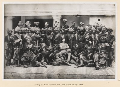 Grupp av infödda officerare och män, 20:e Punjab-infanteriet av Unknown photographer