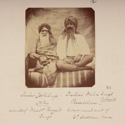 Överhuvuden från Ranjit Singhs hemstad: hans farbror Jodh Singh Mann (till vänster) och Man Singh Vuraich, Gujranwala, ca 1860 (svartvitt foto) av Unknown photographer