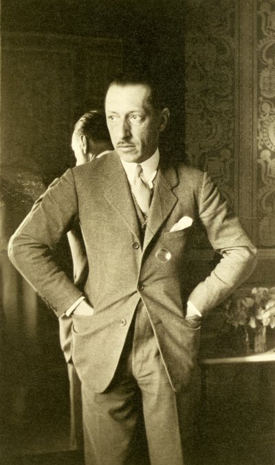 Igor Stravinsky (svartvitt foto) av Unknown photographer