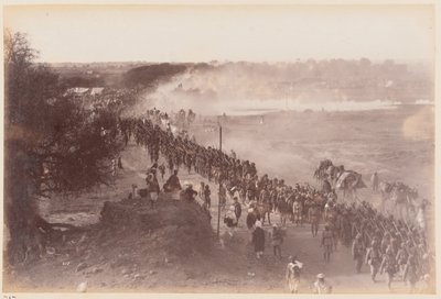 Indiska arméns infanteri på marsch, Delhi övningsläger av Unknown photographer