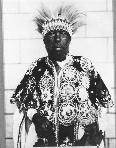 Porträtt av Menelik II (1844 - 1913) kung av Etiopien. av Unknown photographer