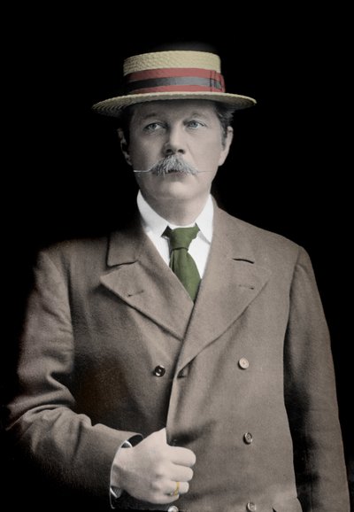 Porträtt av Sir Arthur Conan Doyle (1859-1930), engelsk författare, skapare av karaktären "Sherlock Holmes". av Unknown photographer
