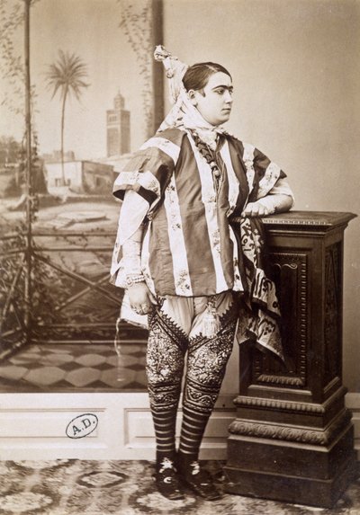 Porträtt av tunisisk judisk kvinna av Unknown photographer