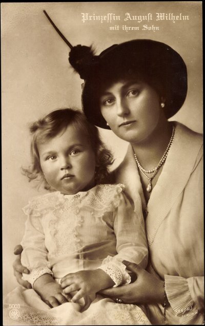 Prinsessan August Wilhelm med son, NPG 5003 av Unknown photographer