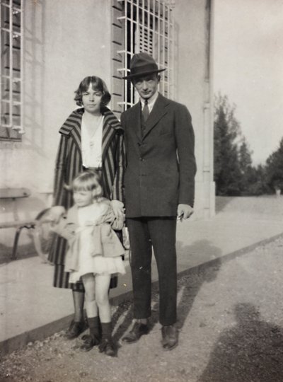 Tre medlemmar av familjen Torrigiani i villan i Vico d