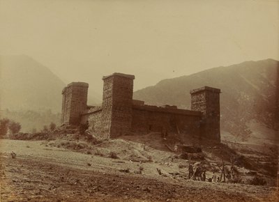 Utsikt över Chitral Fort, 1895 av Unknown photographer