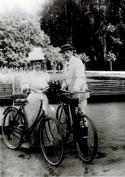 Vladimir Dmitrievich Nabokov (1870-1922) och Elena Ivanovna Rukavishnikova (1876-1939), anonym. Fotograf av Unknown photographer