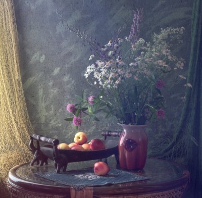 Rustika blommor och frukt av UstinaGreen