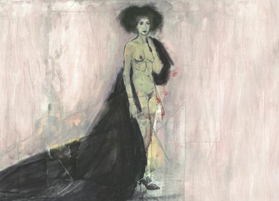 Dramatisk nakenfigur i mantel av Ute Rathmann
