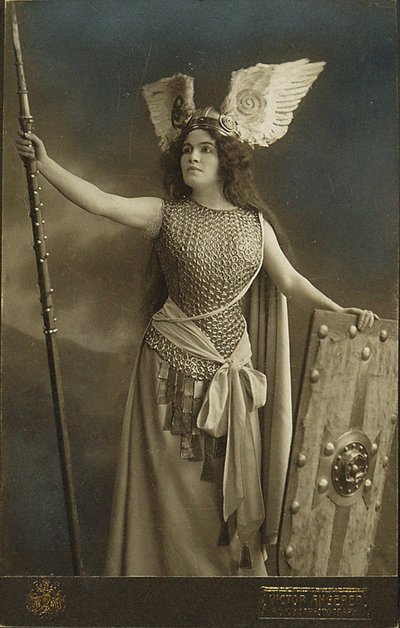 Madame Charles Cahier som Brunhilde i Valkyrian. av Victor Angerer