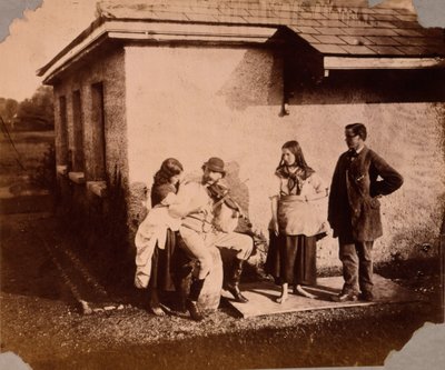 Barn lyssnar på en man som spelar fiol, ca 1859-61 av Viscountess Hawarden
