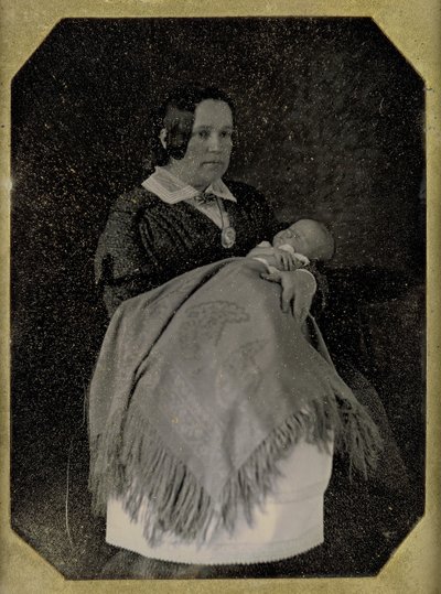 Mrs. Thomas Ustick Walter och hennes avlidna barn, ca. 1846. Skapare: W. & F. Langenheim, William Langenheim. av William and Frederick Langenheim