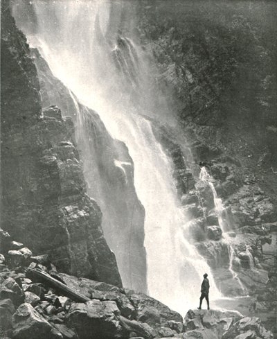 Ett vattenfall i kulledistriktet, Dehra Dun, Indien, 1895. av W and S Ltd