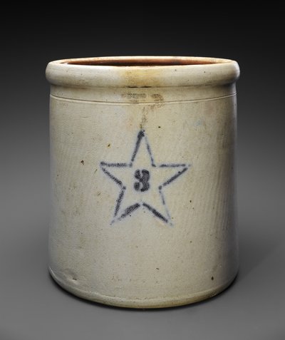 Three Gallon Crock, ca. 1909-1915 (bristolglaserat stengods med stencilerad kobolt) av Weller and Wagner Co. Newton
