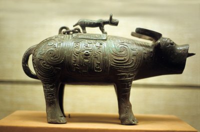 Oxformad vinvas med en tiger av Western Zhou Dynasty Chinese School