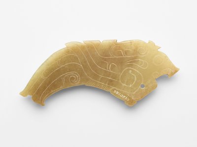 Hänge i form av en fågel, en i ett par, c.1050-c.950 f.Kr. (jade, nefrit) av Western Zhou Dynasty Chinese School