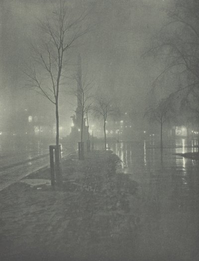 Wet Night, Columbus Circle, New York, ca. 1897. av William A. Fraser