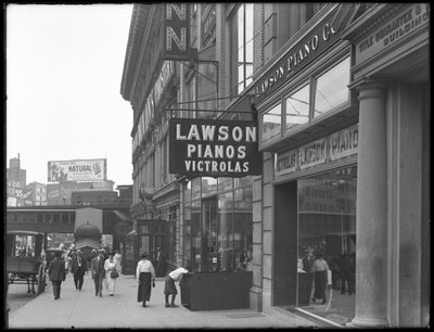 Skylt för Lawson Pianos, 372 E. 149th Street, New York City, 2 augusti 1916 av William Davis Hassler