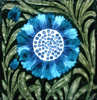 Kakel med blommönster i persisk stil (keramik) av William de Morgan
