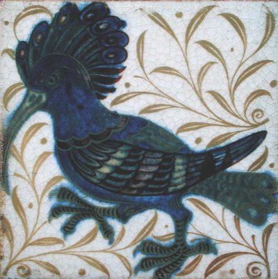 Kakel med kolibridesign (keramik) av William de Morgan