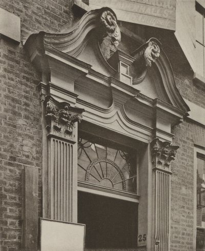 Doorway, Crutched Friars, London (s/v foto) av William Galsworthy Davie