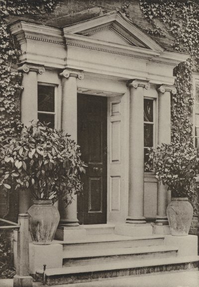 Doorway, East Pallant, Chichester (s/v foto) av William Galsworthy Davie