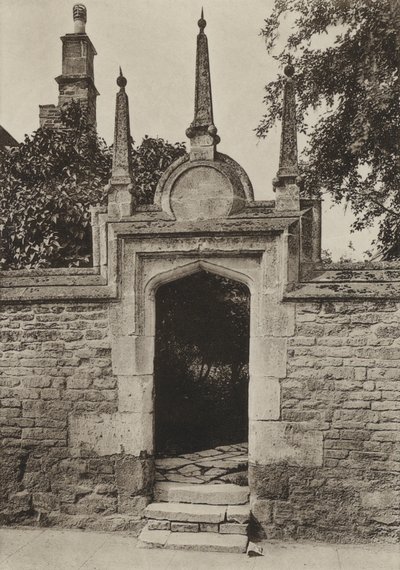 Doorway, Paynis Almshouses, Oundle (s/v foto) av William Galsworthy Davie